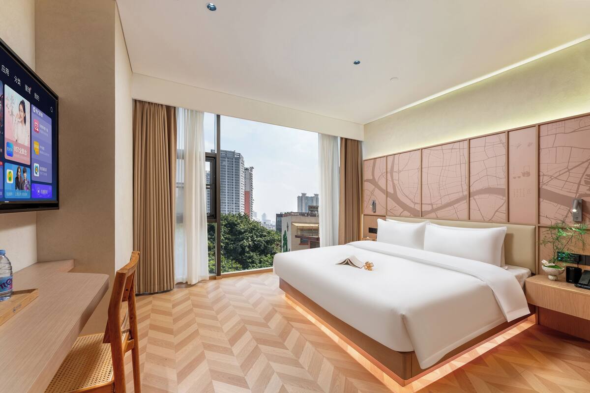 Superior-Doppelzimmer, Stadtblick | Bettwäsche aus ägyptischer Baumwolle, hochwertige Bettwaren