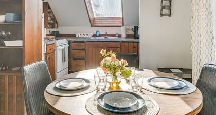 Walkable Location, Historic Setting: Warrenton Apt