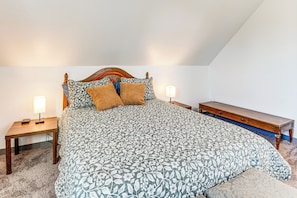1 bedroom, desk, internet, bed sheets