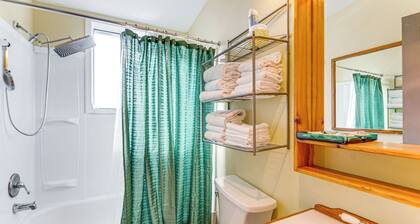 Walkable Location, Historic Setting: Warrenton Apt