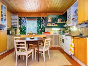 Fridge, microwave, dishwasher, cookware/dishes/utensils - Murtolampi by Interhome (Rautalampi)