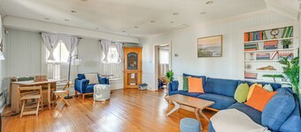 Timeless Charm! Family Home Near Belhaven Beach