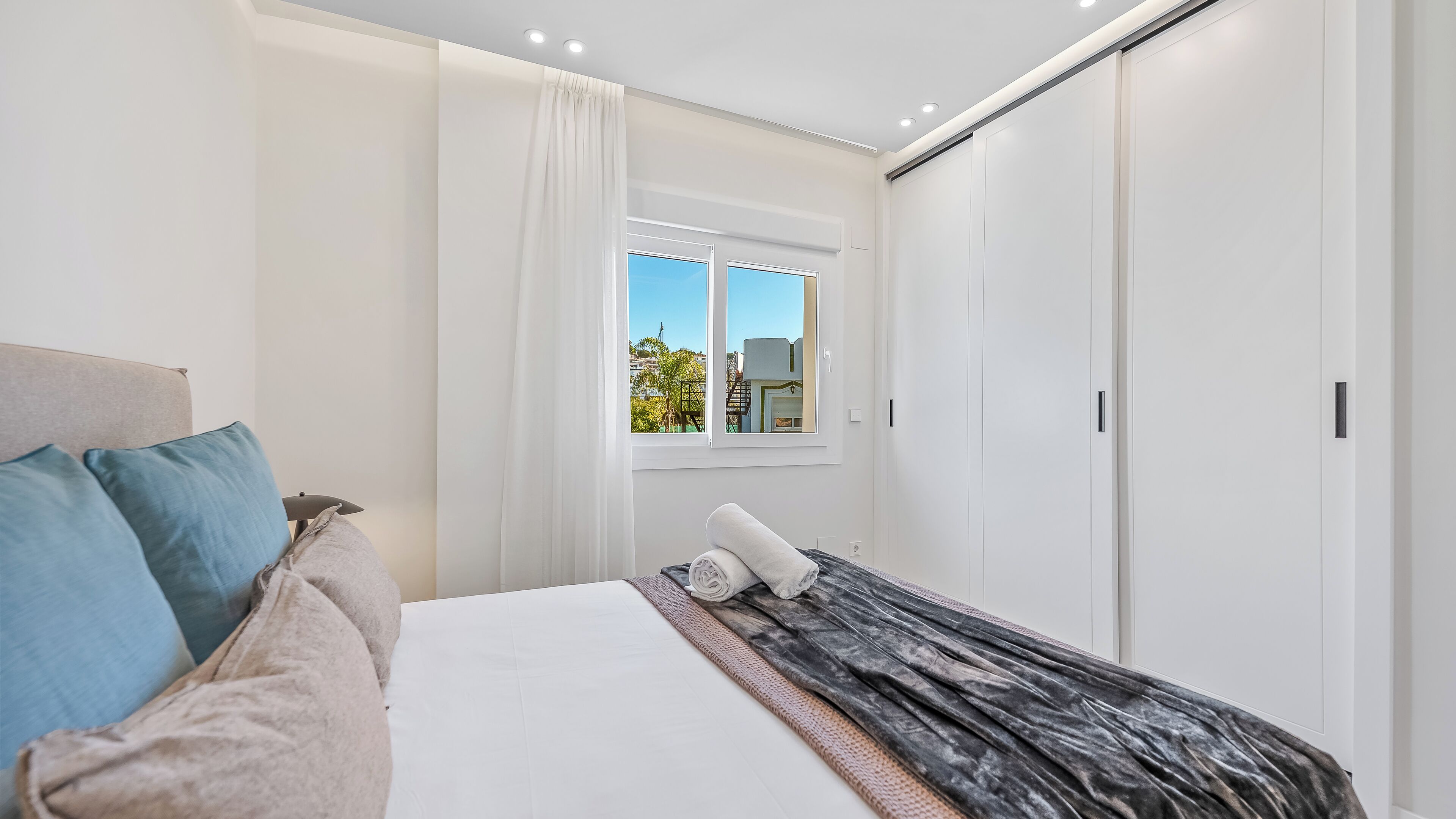 アイロン / アイロン台、インターネット、ベッドシーツ