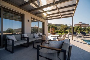 Terrace/patio - Villa Vasilissa- Vacation villa in Crete (Georgioupolis)