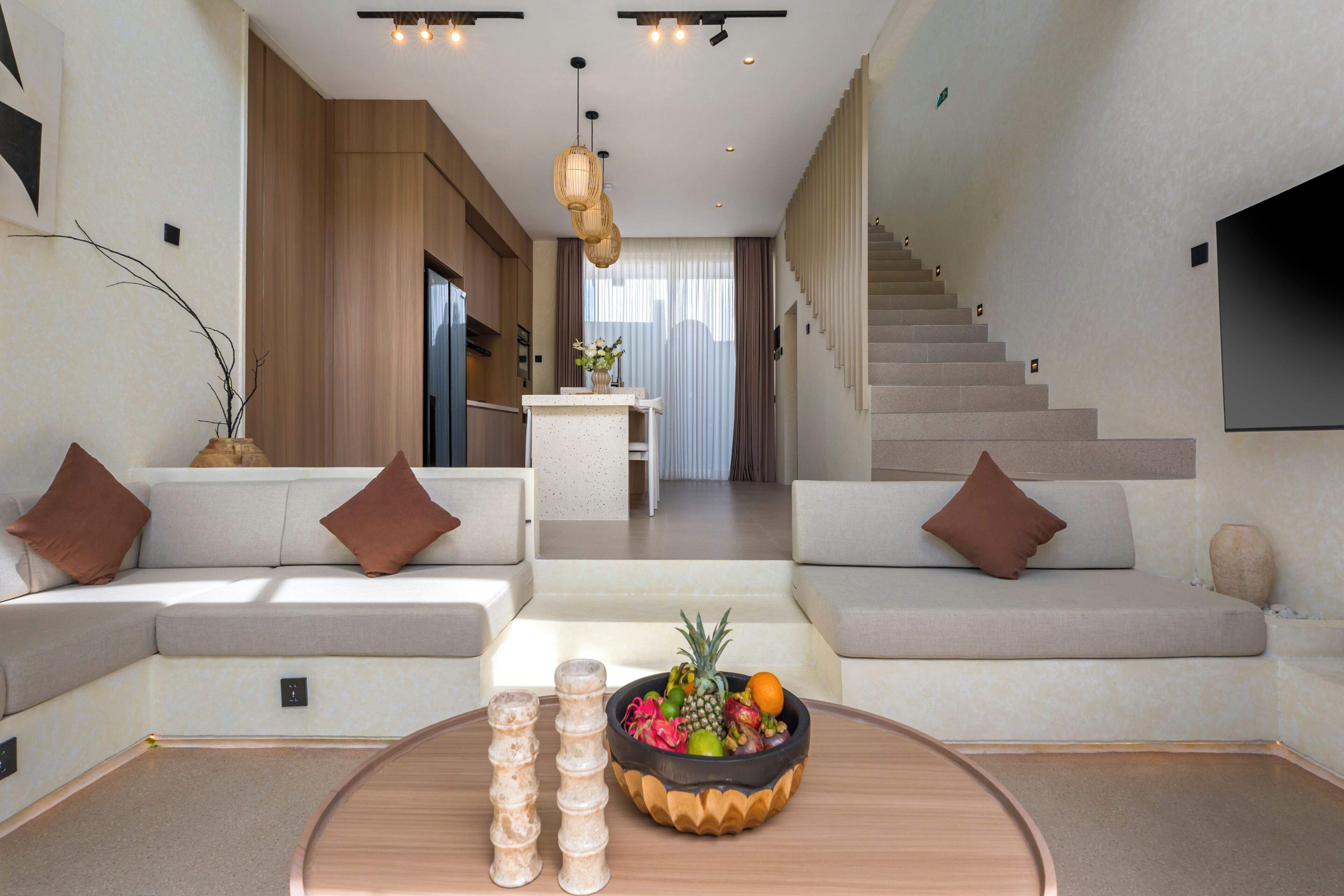 Villa Deluxe, 2 habitaciones, balcón, vista a la alberca | Área de sala de estar | Smart TV de 32 pulgadas con canales digitales 