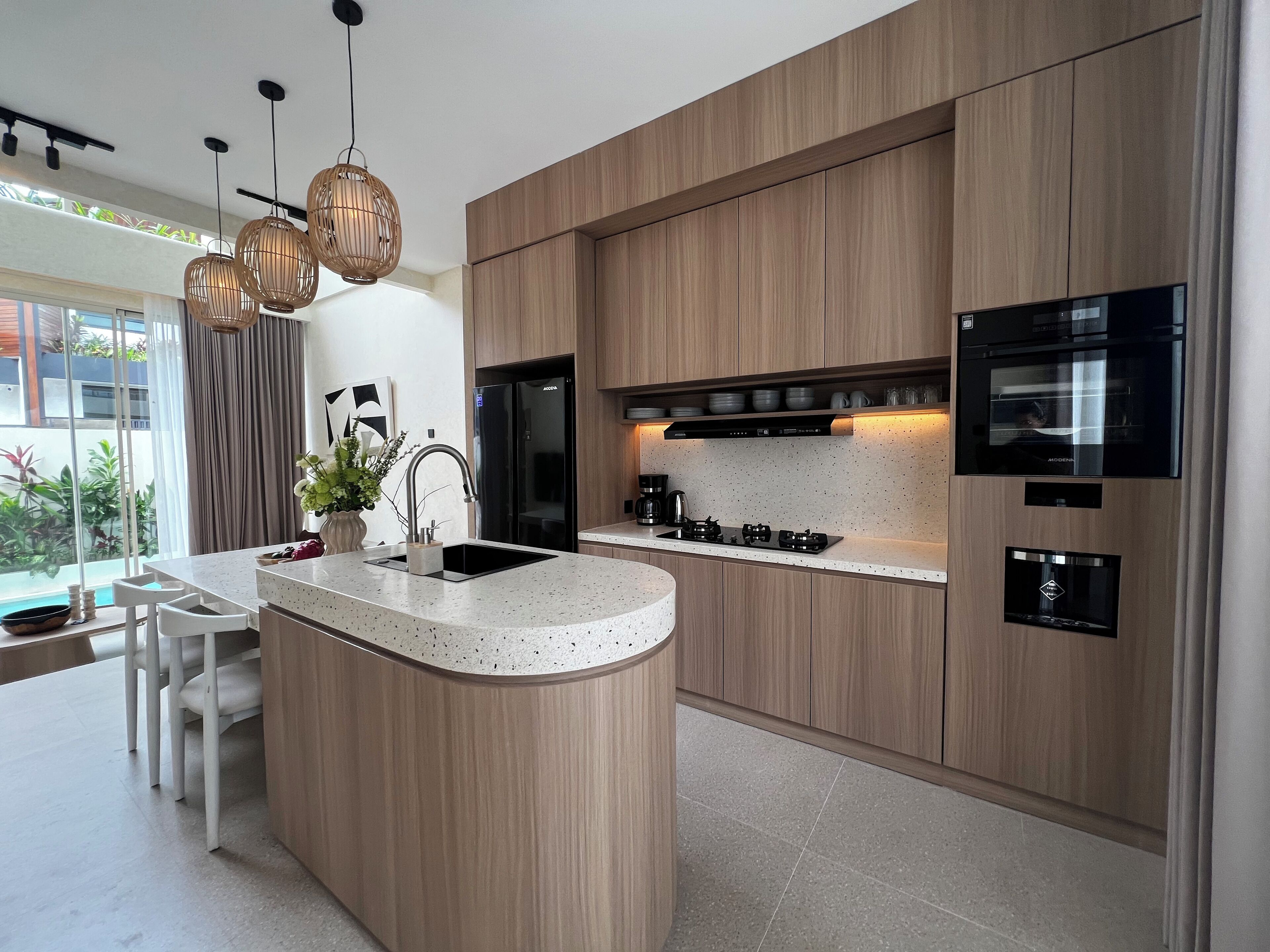 豪華別墅, 2 間臥室, 露台, 泳池景 | 私人廚房 | 咖啡機/沖茶器、電熱水壺、冰箱、廚房中島