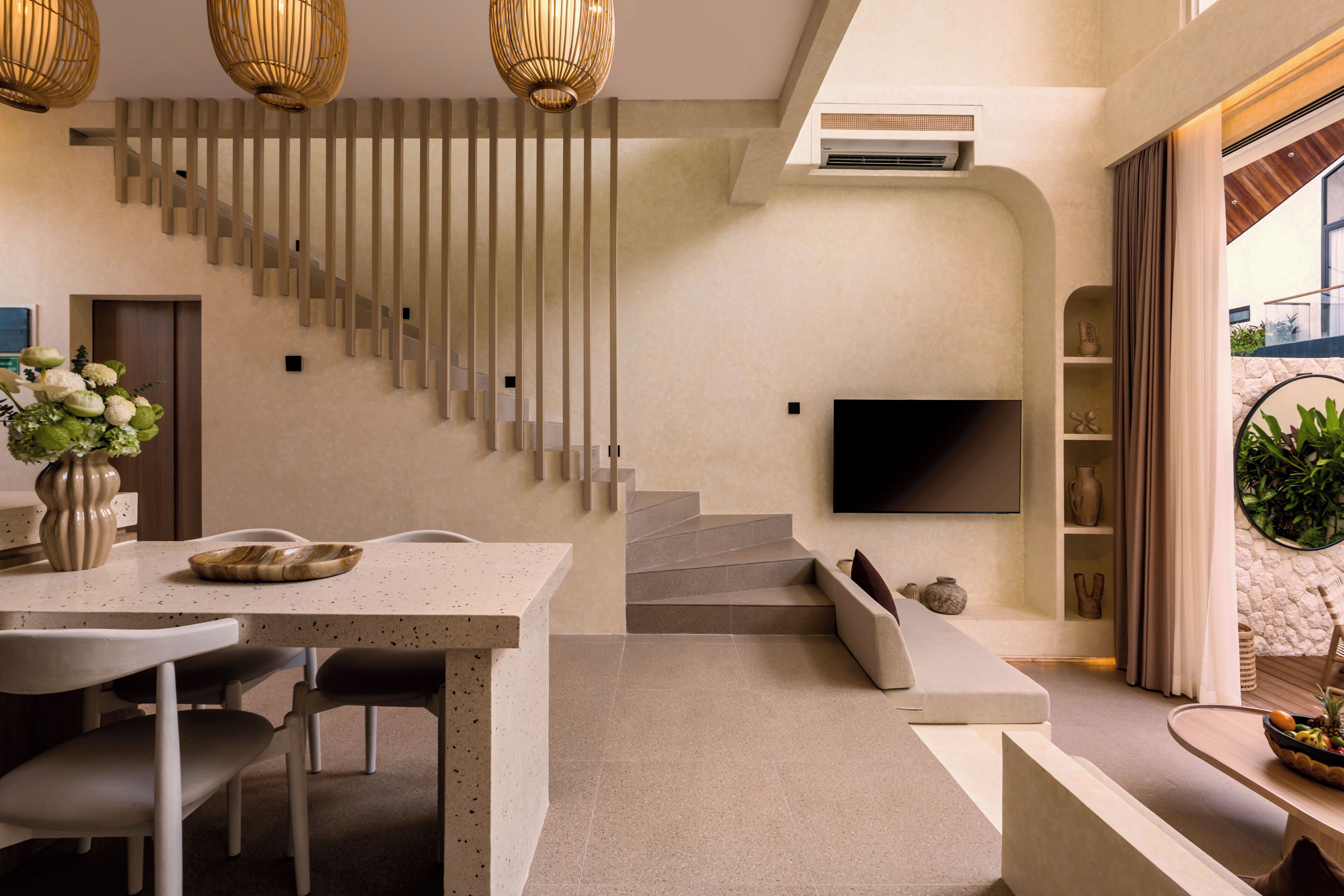 Deluxe Villa, 2 Bedrooms, Balcony, Pool View | Dining room
