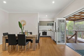 Dining - Simmons Sanctuary Ulladulla (Ulladulla)