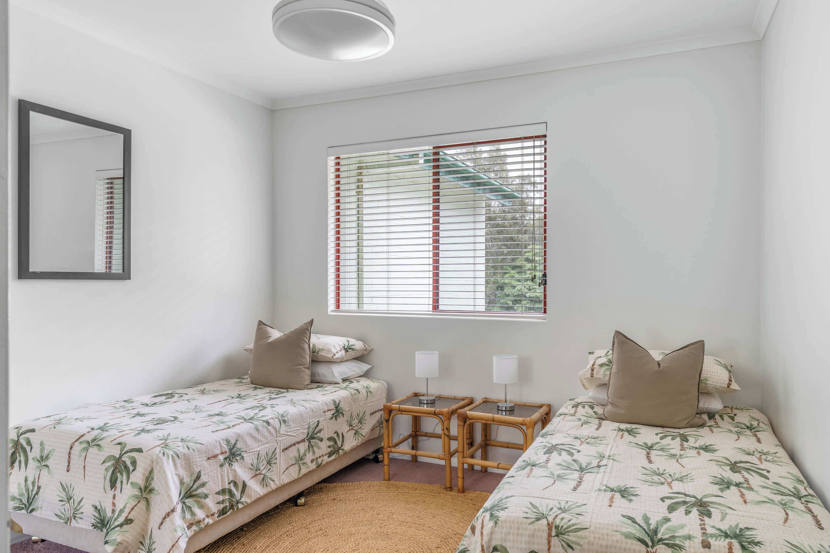 2 bedrooms, iron/ironing board, WiFi