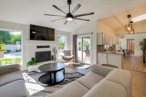 TV, fireplace, ping pong - Heated Pool, Game Room: Family Home in Tempe! (Tempe)