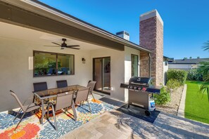 Outdoor dining - Heated Pool, Game Room: Family Home in Tempe! (Tempe)