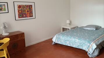 2 chambres, fer et planche Ă repasser, Wi-Fi, draps fournis