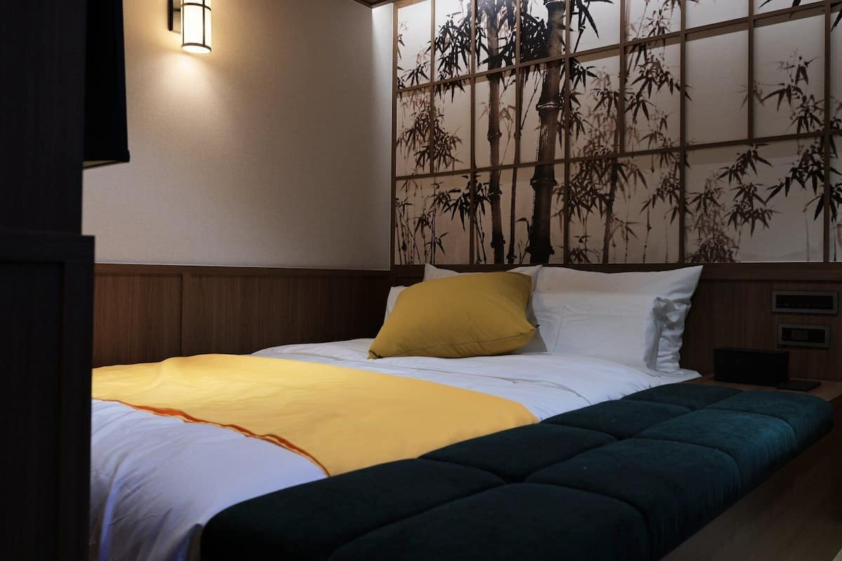 Standard Terrace | Cortinas opacas, sistema de insonorización, wifi gratis