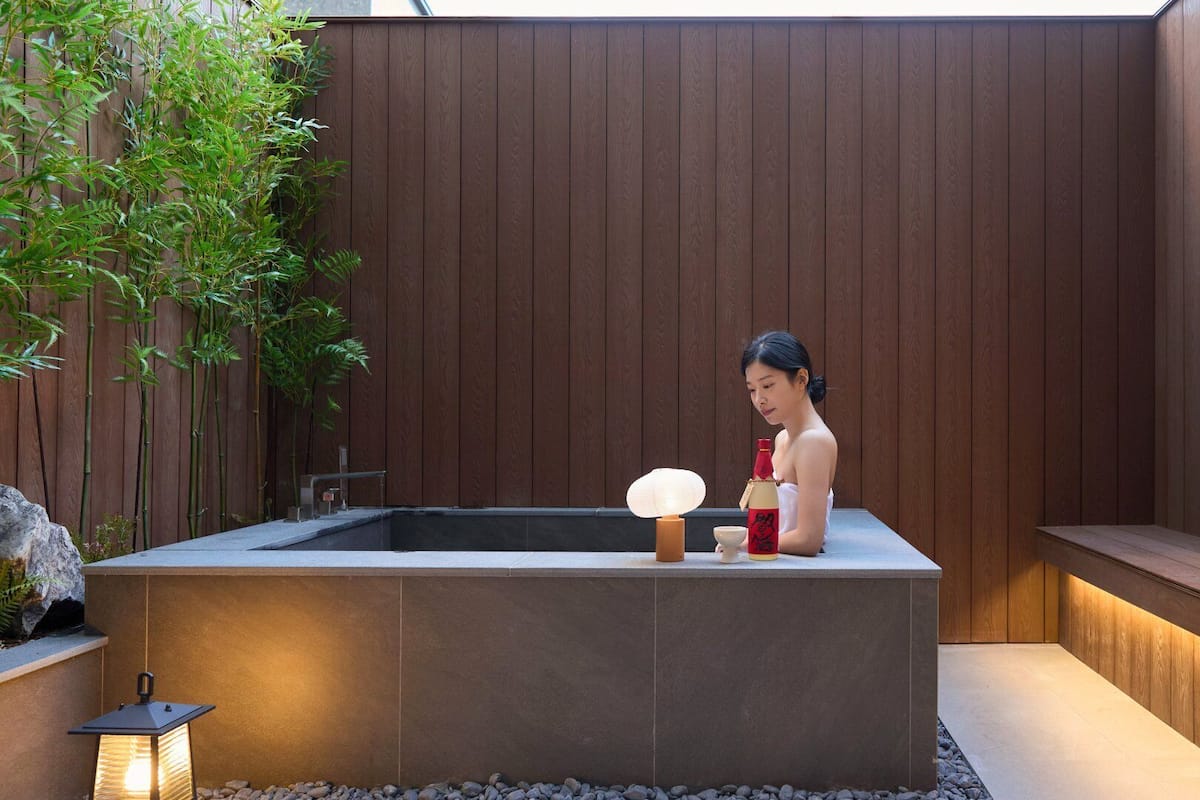 Standard Terrace | Private spa tub