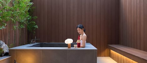 Private spa tub