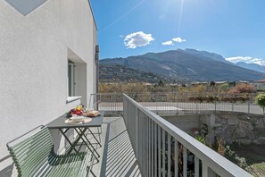Family Apartment, Multiple Bedrooms, 2 Bathrooms (Villa Al Fiume - Sogno Al Tramonto) | Outdoor dining - Villa al Fiume (Nago-Torbole)