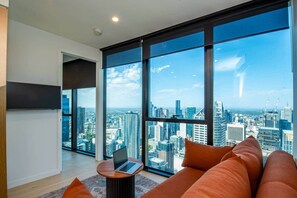 TV - 71st Floor Luxury Apartment | Melbourne CBD (Melbourne)