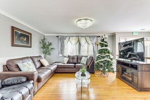 TV, fireplace - Remote-Work Ready: Family Home Near Pittsburgh (Monroeville)