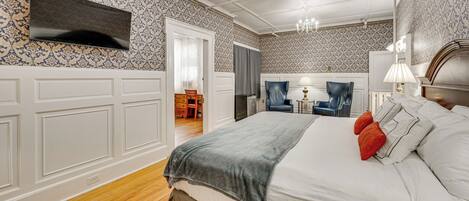 2 bedrooms, desk, iron/ironing board, Internet