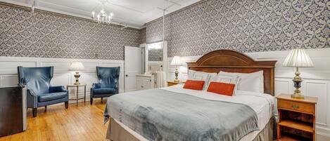 2 bedrooms, desk, iron/ironing board, internet