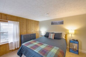 2 habitaciones, escritorio, tabla de planchar con plancha y internet 