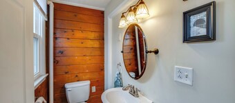 WFH Space & Yard! Walkable Lancaster Row Home