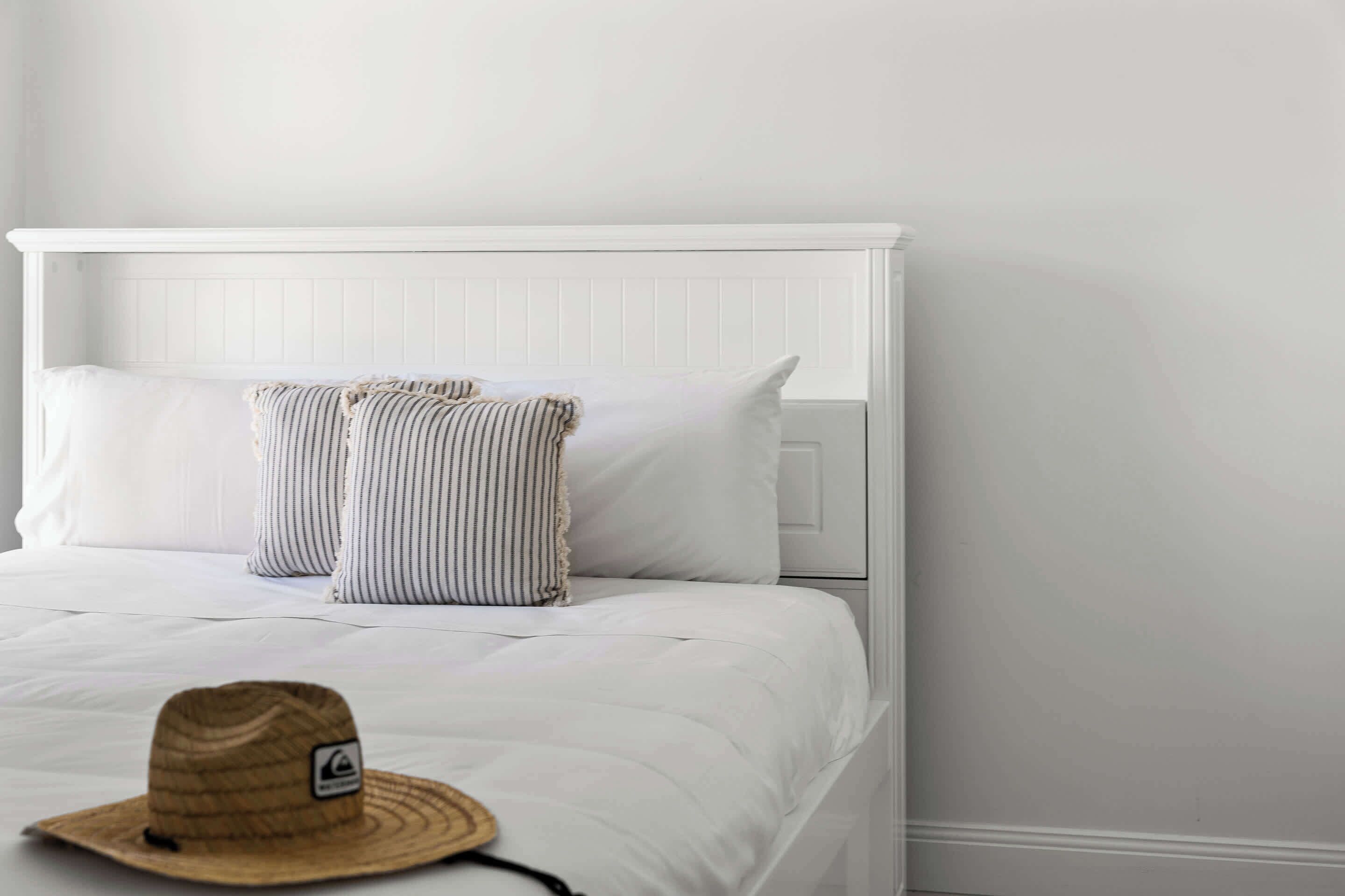 Iron/ironing board, travel cot, WiFi, bed sheets