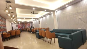 Restaurant - Hotel Luv Inn (Lucknow)