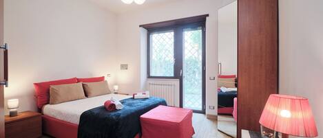 1 soverom, strykejern/-brett og sengetøy