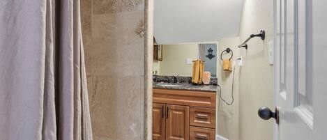 Håndklær og toalettpapir