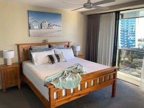 Silitysrauta/-lauta, Wi-Fi, vuodevaatteet