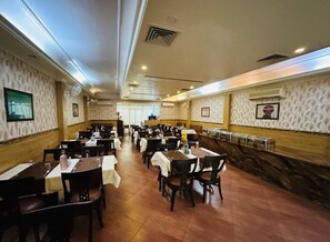 Restaurant - Hotel bodhgaya gautam (Bodh Gaya)