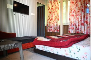 5 Schlafzimmer, Bügeleisen/Bügelbrett, Internetzugang, Bettwäsche