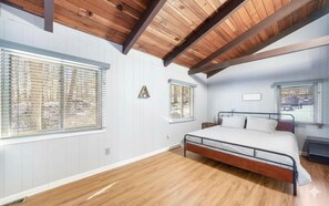 4 室のベッドルーム、WiFi (無料)