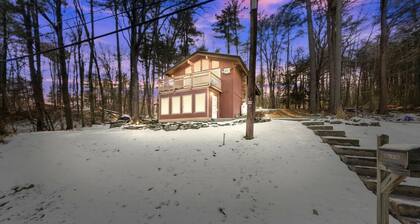Adorable 4-bedroom Chalet in charming Hawley