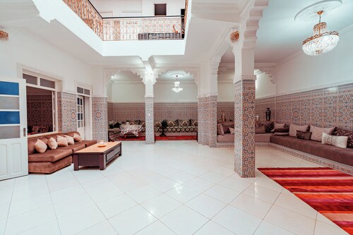 Entire Private Floor in Traditional family house • 2 Bedrooms • Wi-Fi