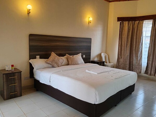 Executive Oda, Balkon/Veranda | Masa, dizüstü bilgisayar çalışma alanı, ücretsiz kablosuz İnternet