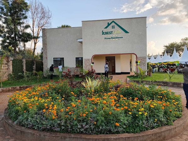 Property grounds - K Best Villa - Prime Residence (Kanywambora)