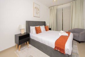 WiFi, bed sheets - Pacific Sunset Duplex (Jazeerat Al Marjan)