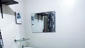 Phòng tập thể, 1 phòng ngủ | Phòng tắm
