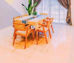 Deluxe Villa, Balcony | Living area | Flat-screen TV - Kota Bharu Family Bungalow Homestay (Kota Bharu)