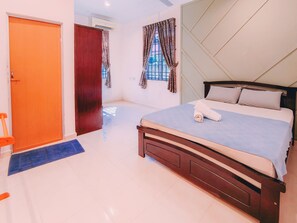 Deluxe Villa, Balcony | Free WiFi - Kota Bharu Family Bungalow Homestay (Kota Bharu)