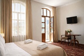 In-room safe, desk, free WiFi - Rike Park Hoel (Tbilisi)