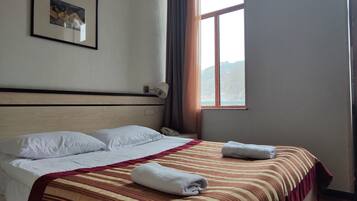 Luksus-suite - balkon - bjergudsigt | Pengeskab på værelset, skrivebord, gratis Wi-Fi