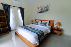 Desk, free WiFi - Toograss Villa Ubud (Ubud)