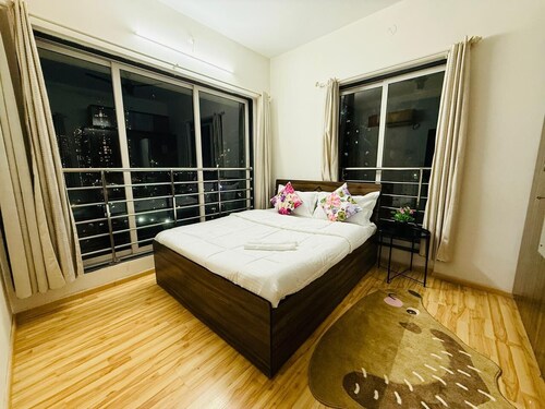 2BHK Service Apart 1703 Parel by Florastays