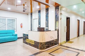 Reception - Hotel Navneeta Grand Varanasi (Varanasi)