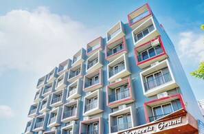 Front of property - Hotel Navneeta Grand Varanasi (Varanasi)