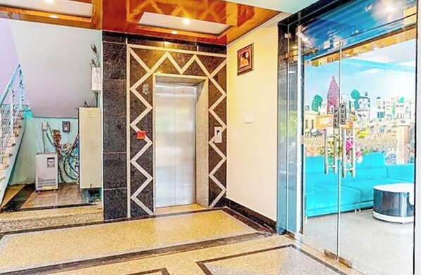 Exterior - Hotel Navneeta Grand Varanasi (Varanasi)