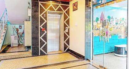 Hotel Navneeta Grand Varanasi